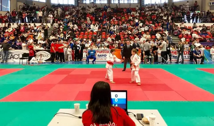 Meci pe tatami la Cupa Miado's